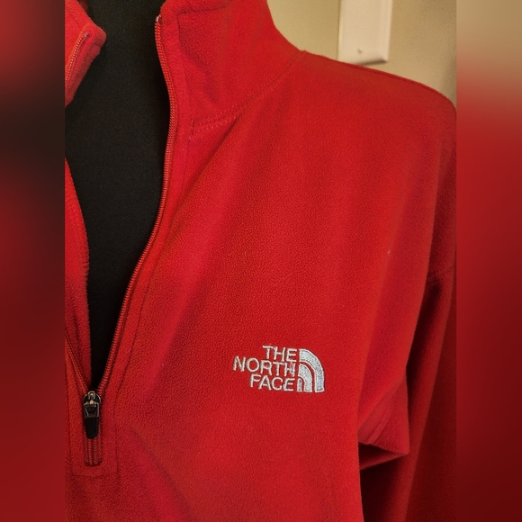 North face red quarter zip fleece, size medium - Picture 4 of 6